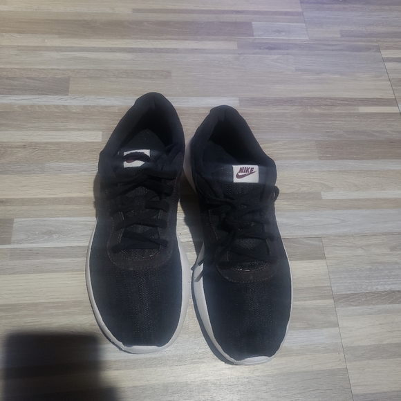 Running nikes - Picture 5 of 5